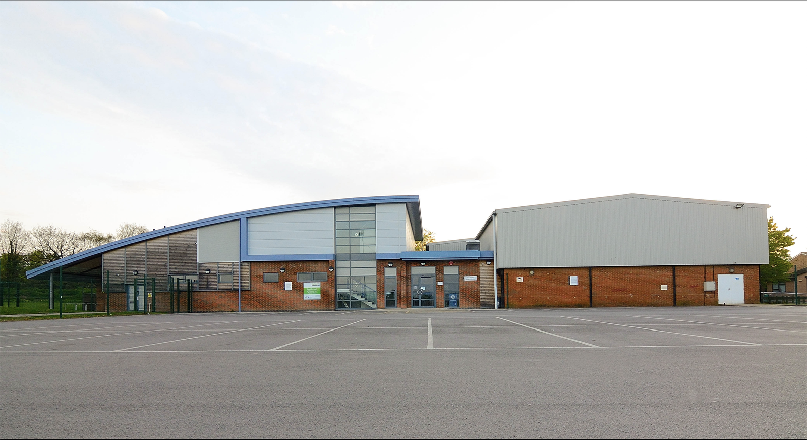 Cox Green Leisure Centre - photo 1
