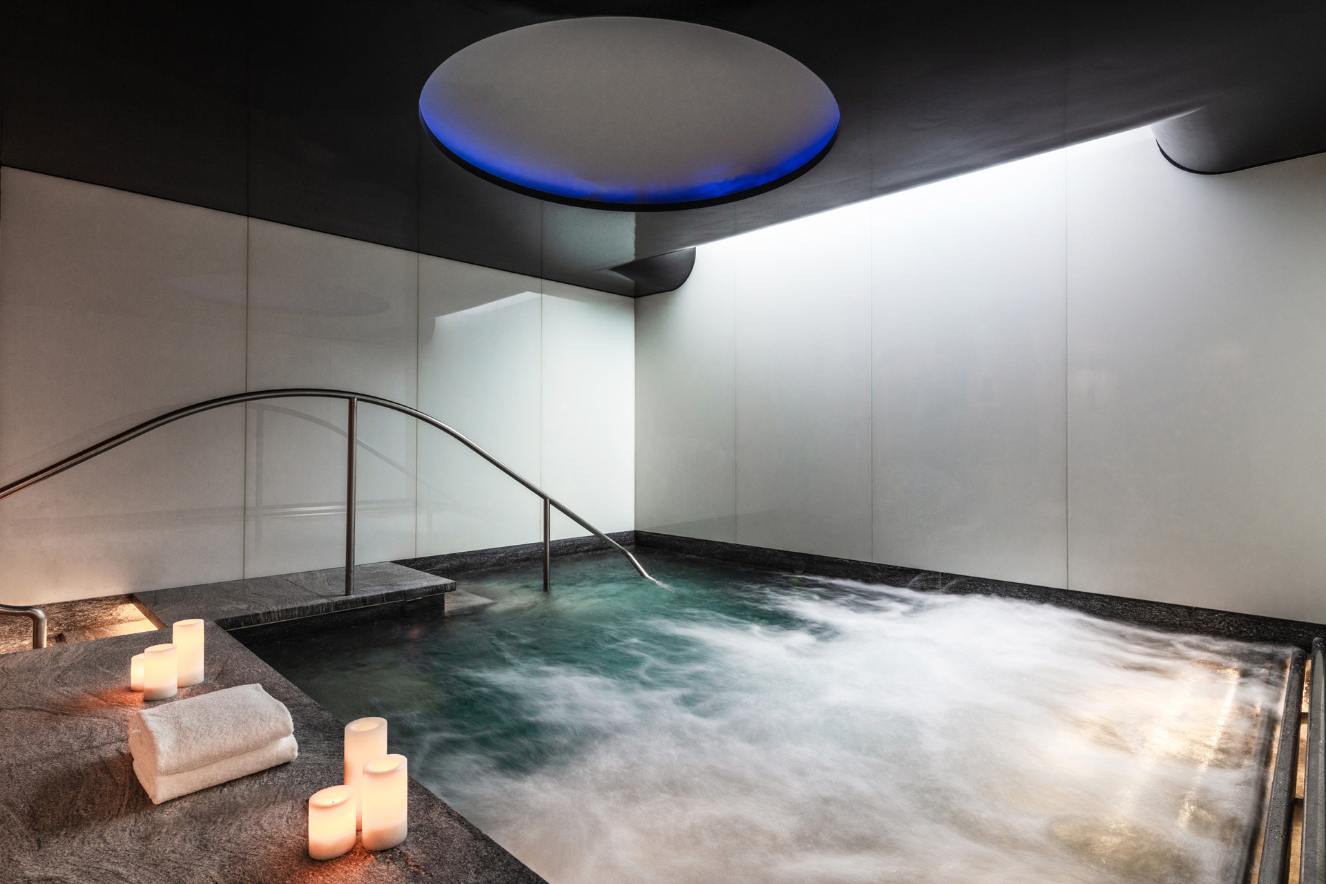 Four Seasons Hotel London at Park Lane — photo 2