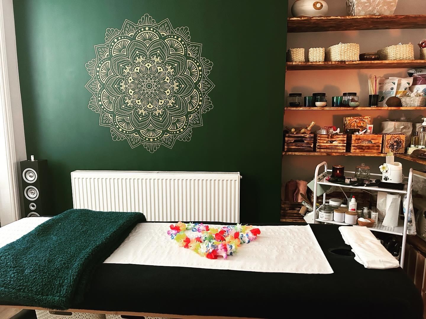Lomi Lomi Massage & Spa - photo 2