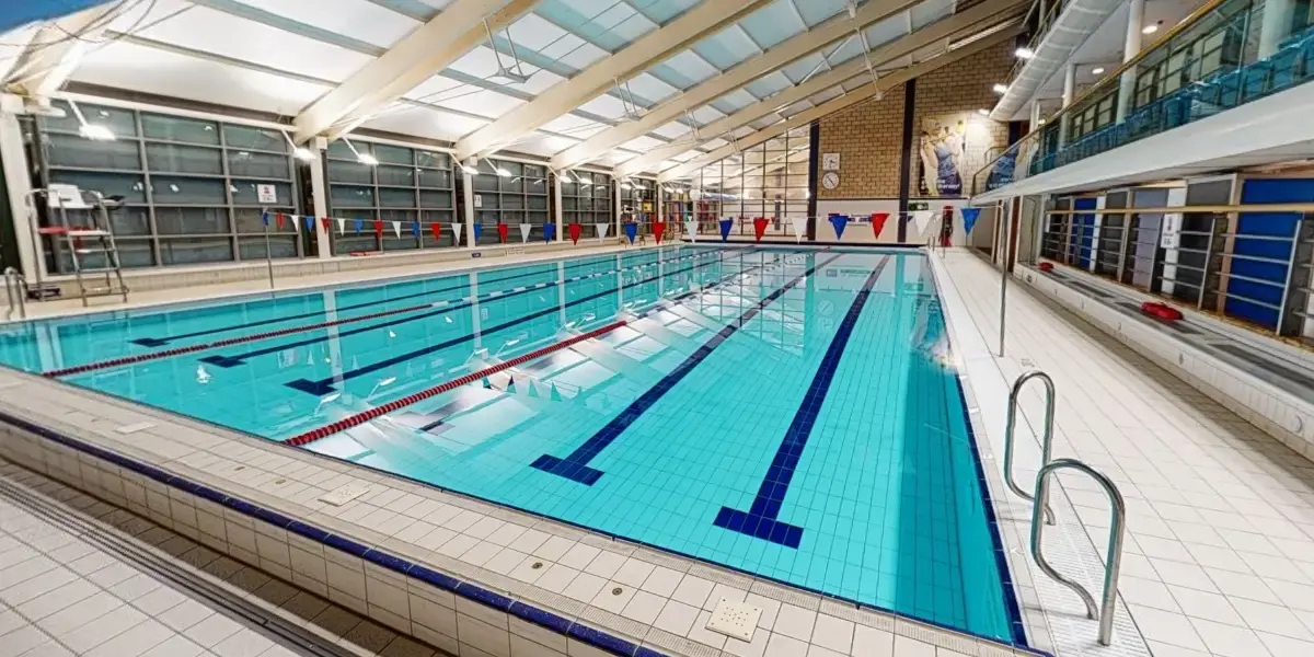 Loughton Leisure Centre — photo 1