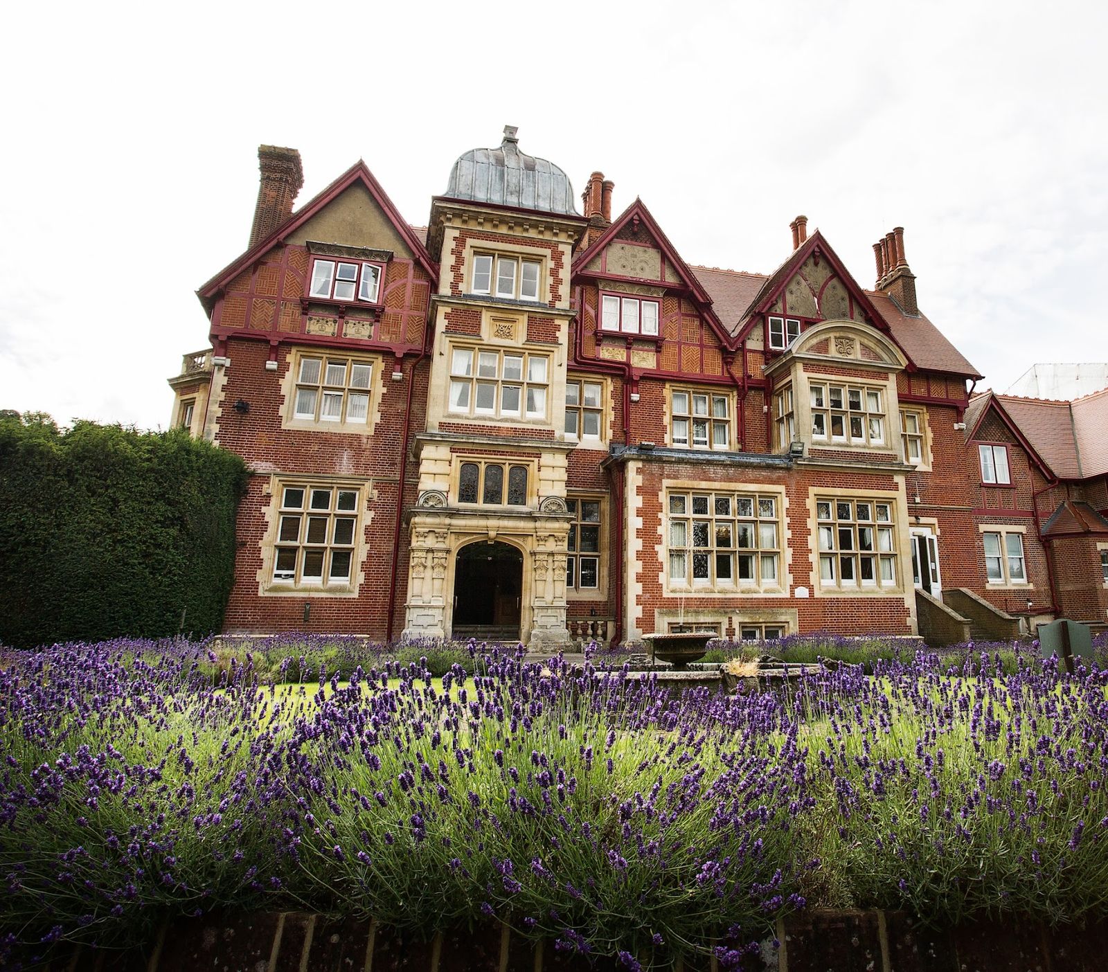 Pendley Manor Hotel - photo 2