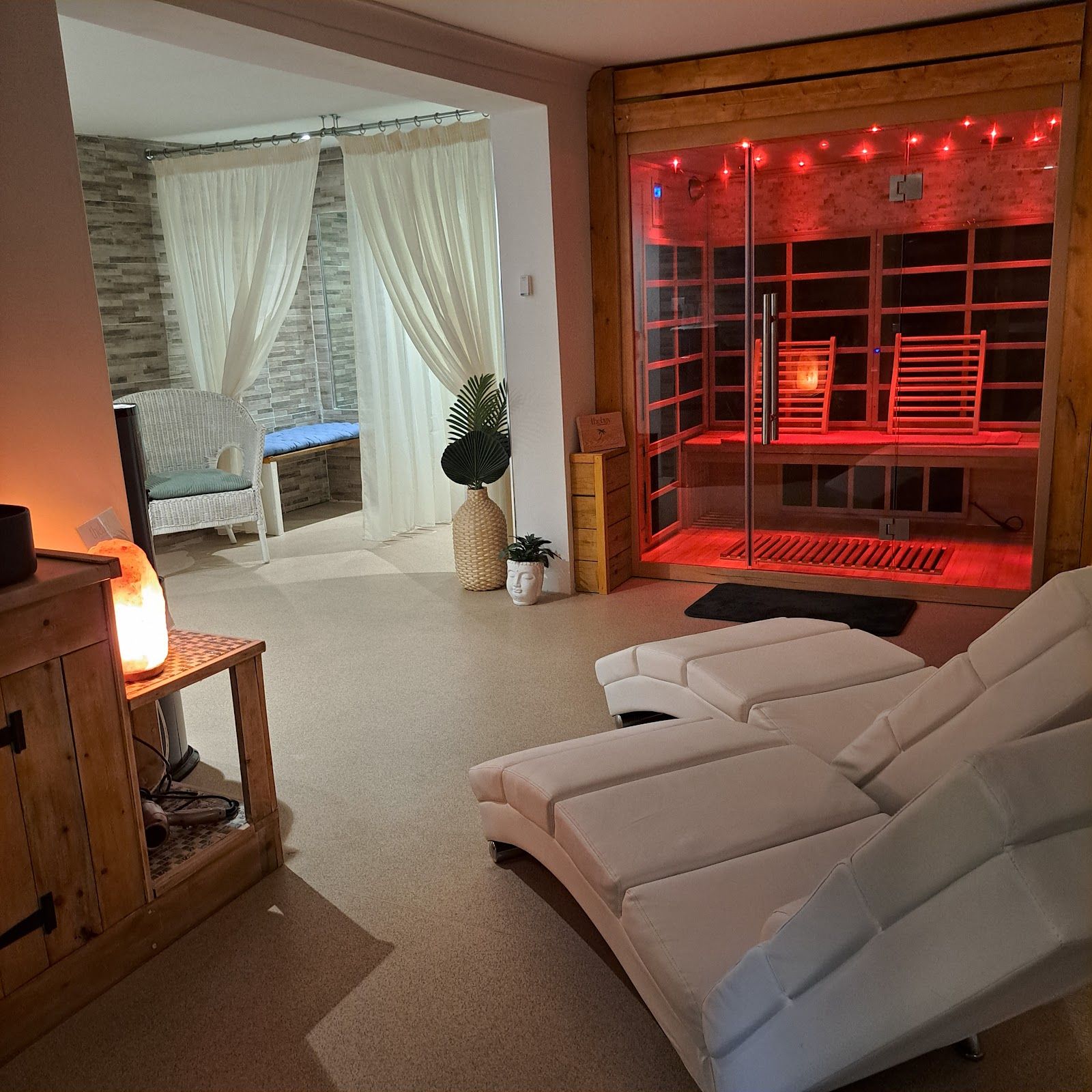 The Bay Beauty & Spa - photo 2