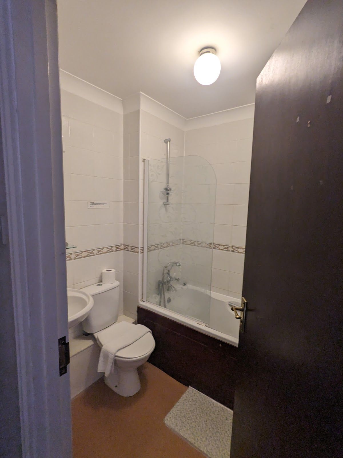The Shurland Hotel - photo 2