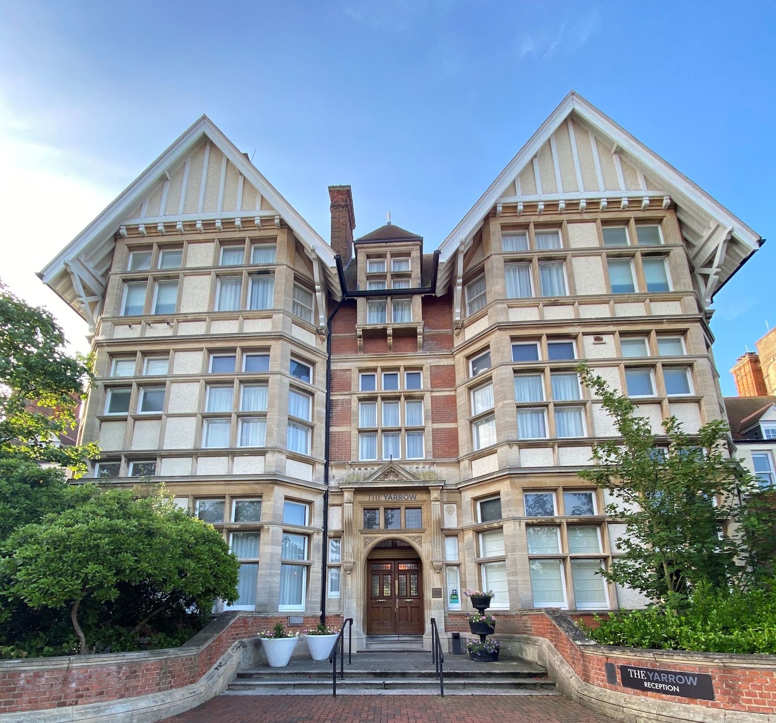 The Yarrow Hotel - photo 3